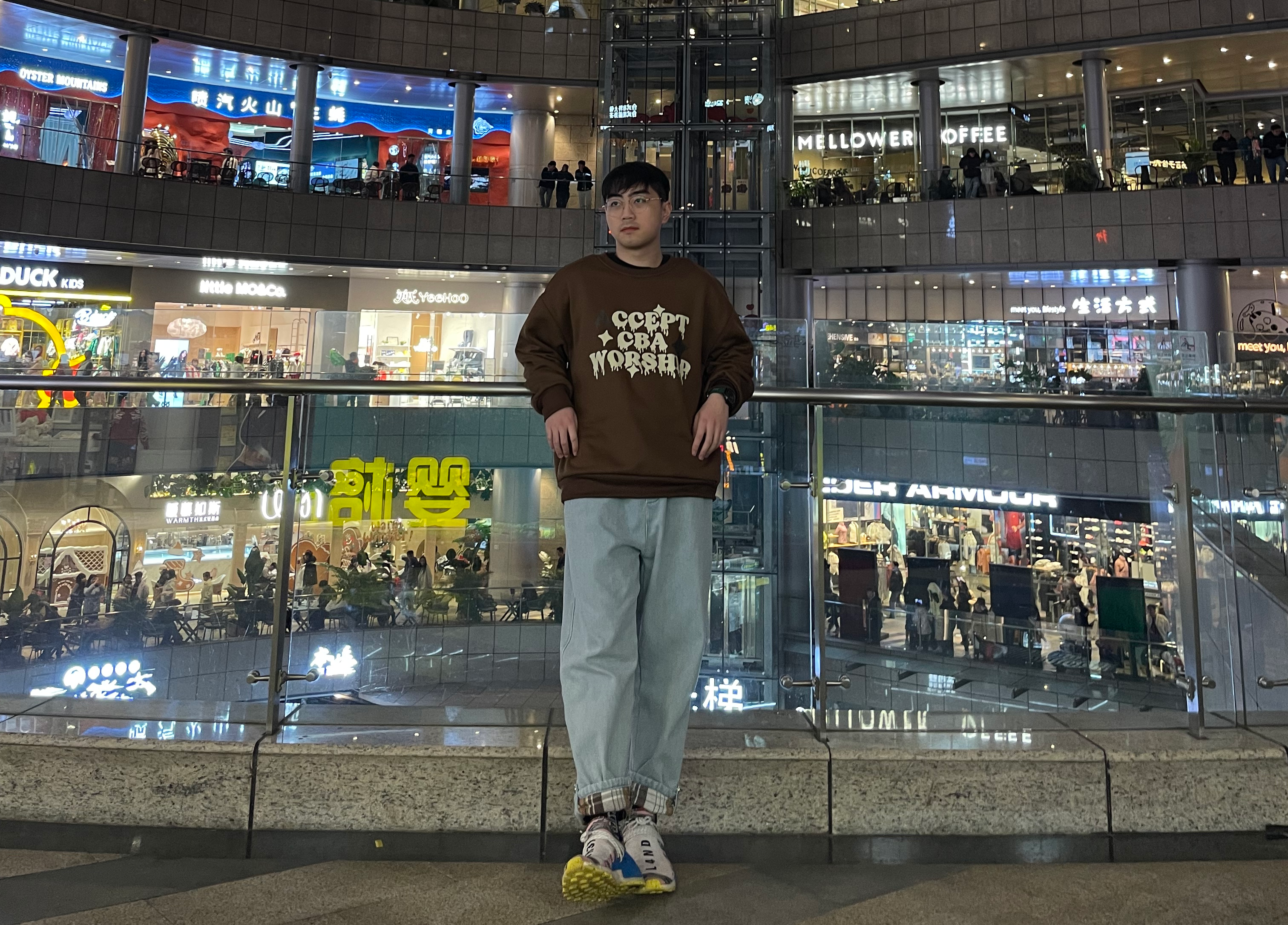 麦子麟 个人照（横版）.png